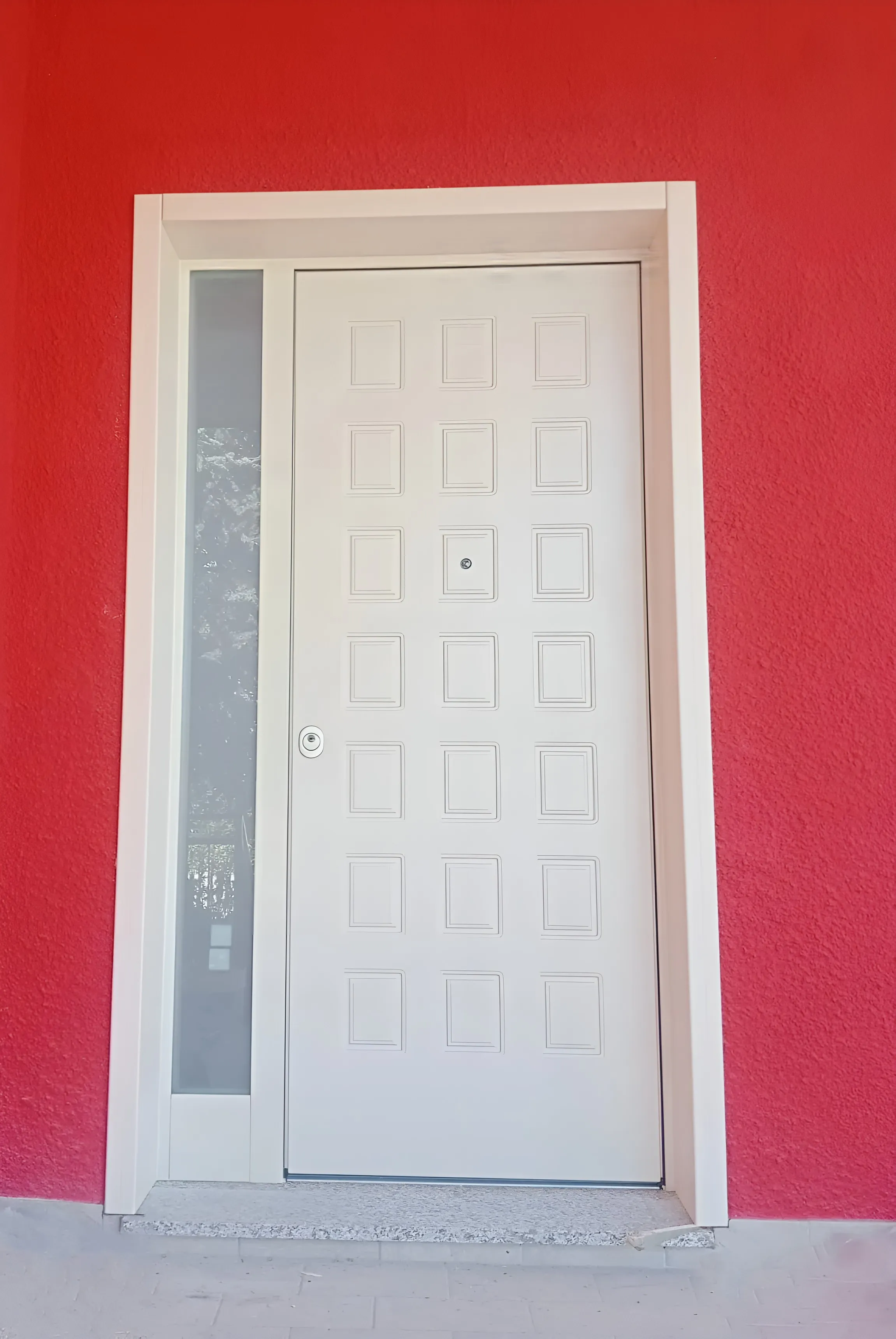 Lavoro: Porta d'ingresso bianca